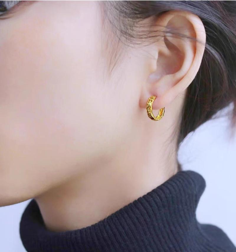 Product Introduction of Chinese Dragon Earrings Vietnam Placer Gold National Fashion Year of the Dragon Earrings Men's and Women's Personalized High-Grade Light Luxury Earrings 3
