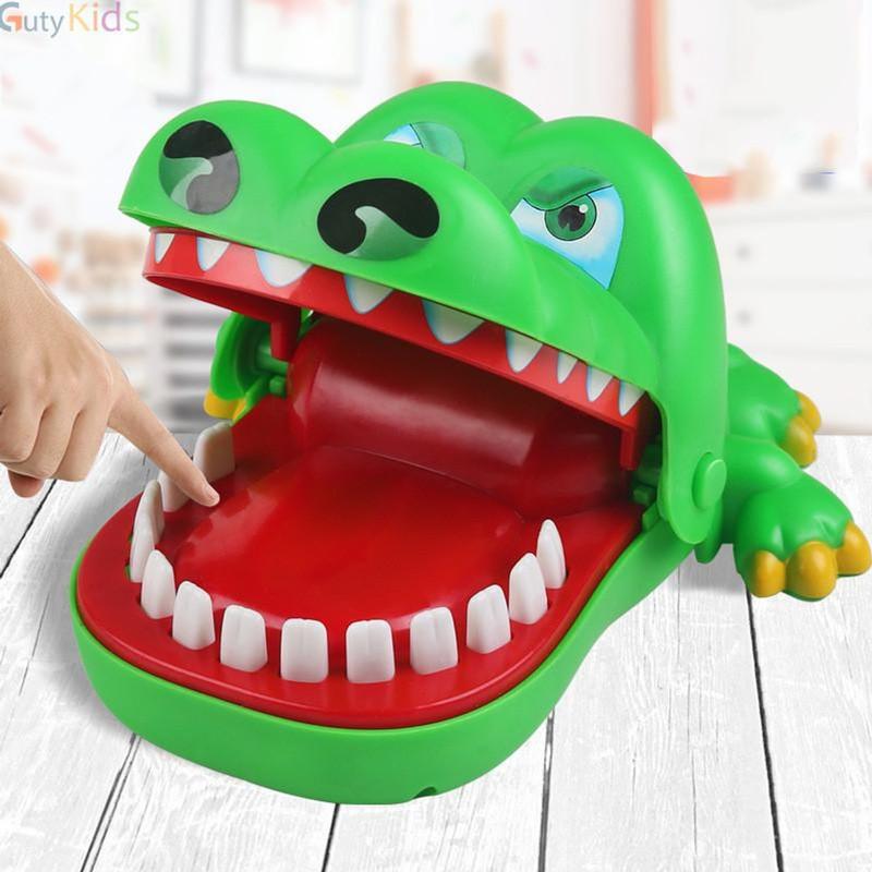 Đồ Chơi Khám Răng Cá Sấu Cắn Tay Vui Nhộn Cho Bé Và Cả Gia Đình. Toy 2