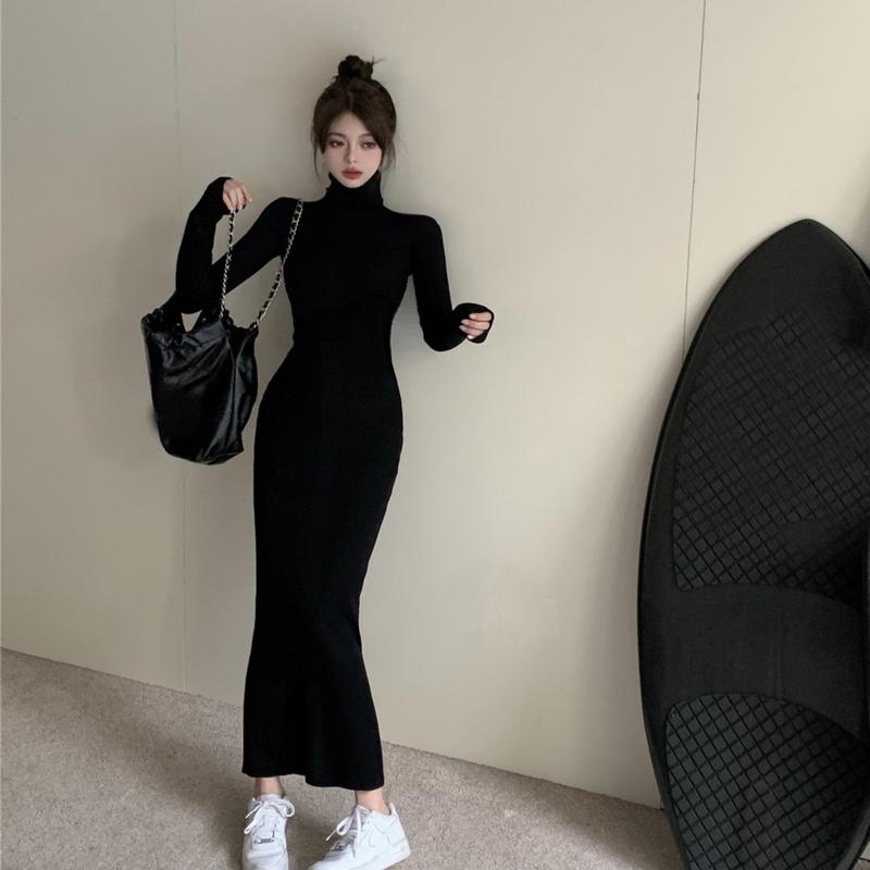 D213 Đầm body cổ lọ tay dài tăm trung có độ co giãn thoải mái Nữ Đen