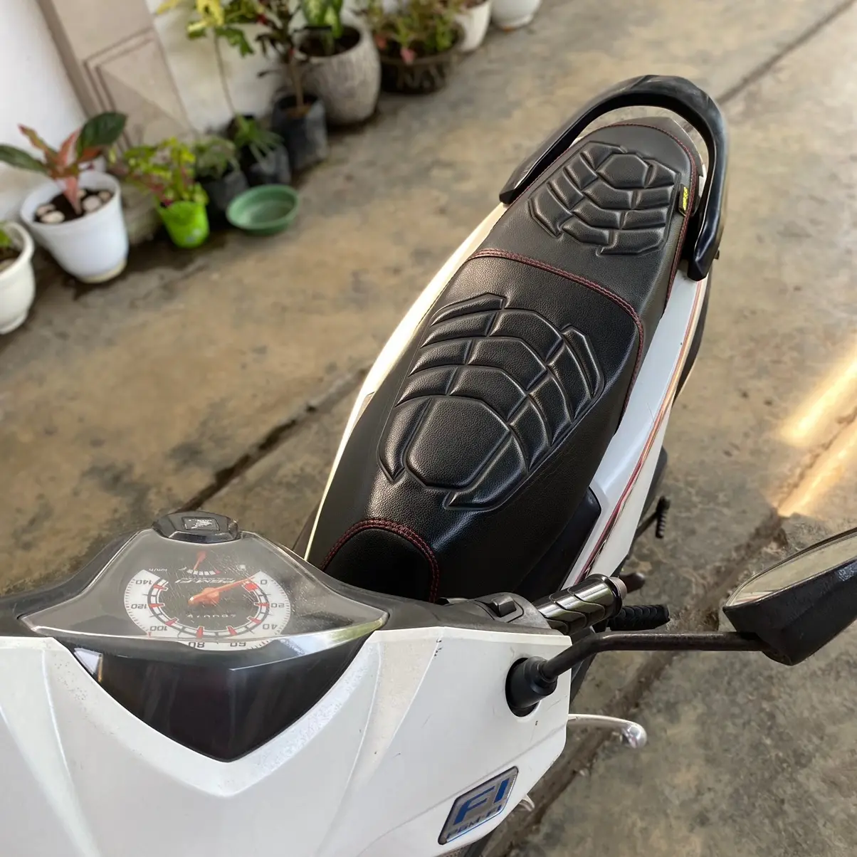 Cover Sarung Kulit Jok Motor Nmax, Aerox, PCX , Lexy, Beat, Scoppy, Vario, Mio, Xride, Soul Gt