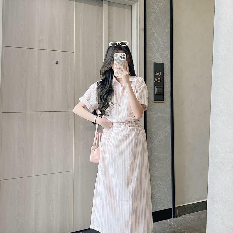 Set áo cộc linner kẻ kèm chân váy dài xẻ Samhyewear