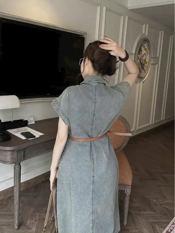 Đầm Váy Nữ Jeans Xòe Đính Nút Cổ Sơ Mi Kèm Túi Hộp Với Tone Màu Tôn Da, Siêu Xinh 4