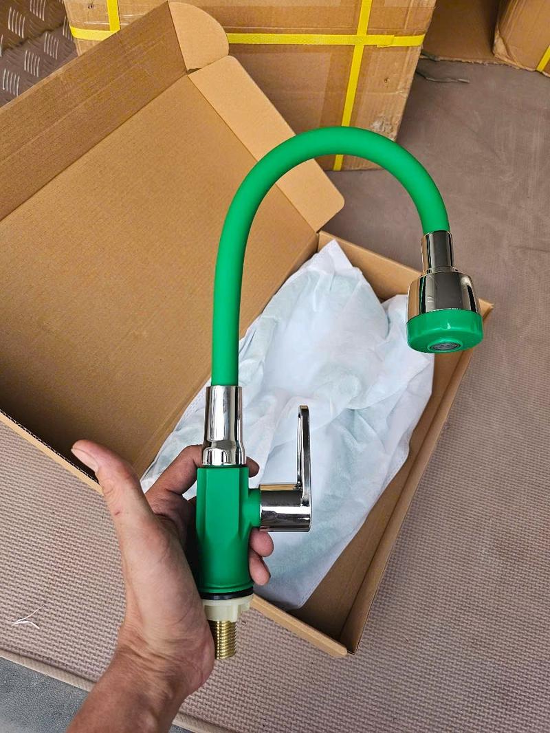 Product Introduction of Vòi rửa chén bát nước lạnh- Vòi chén dẻo bẻ được mọi vị trí - Vòi nhựa ABS chân đồng cầm nặng tay 14