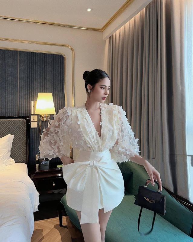 BASIC.CHIC Set áo hồ điệp + chân váy tafta nơ eo 2 màu đen trắng 5