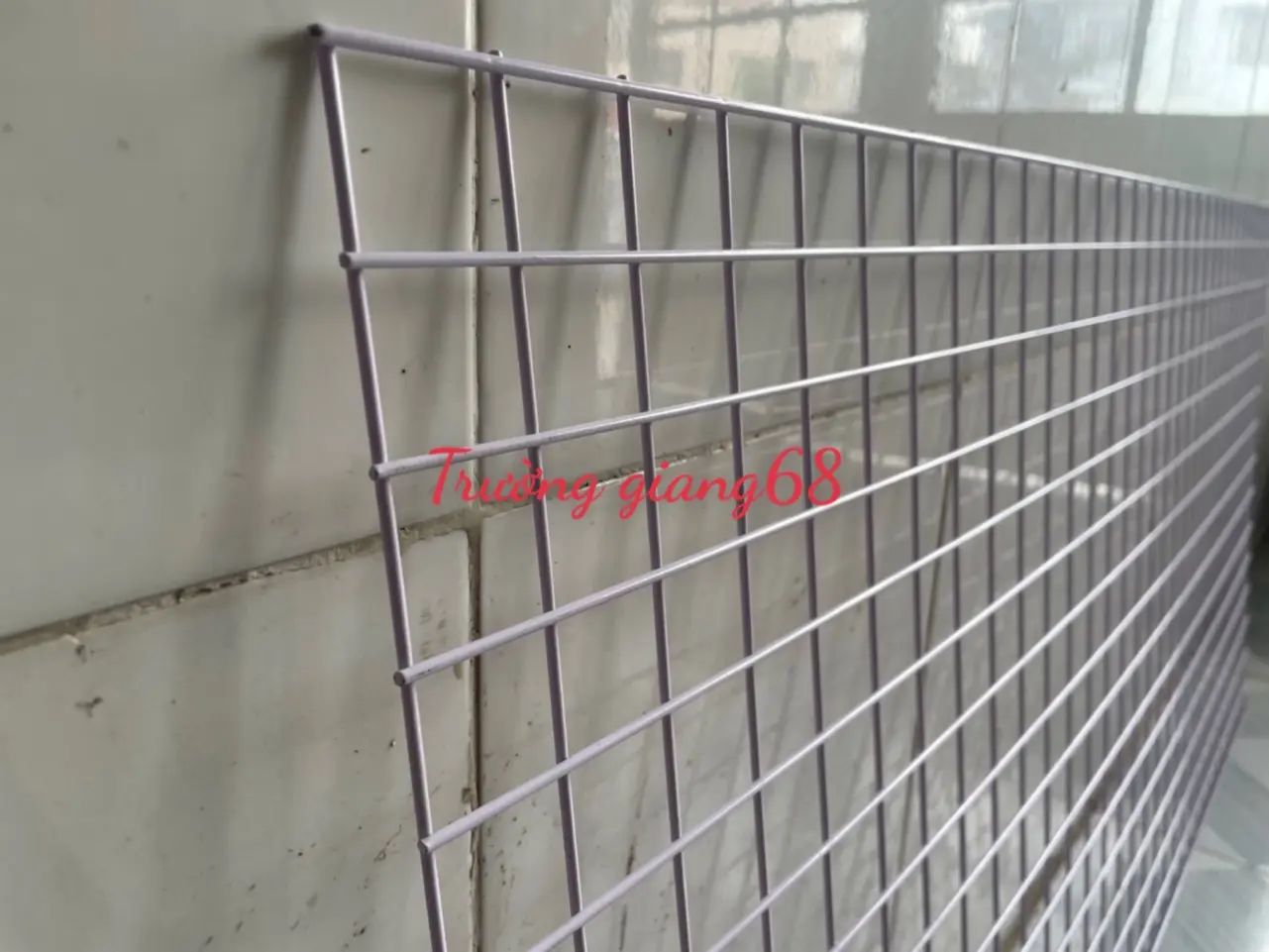 ( Khổ rộng 50cm x dài 1m ) Lưới sắt treo phụ kiện ô vuông 3cm, 5cm sợi 2.5ly chất lượng.
