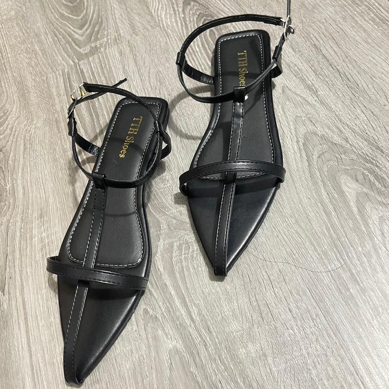 Giày sandal nữ đế bằng mũi nhọn quai dây mảnh có size lớn từ 35 đến 45