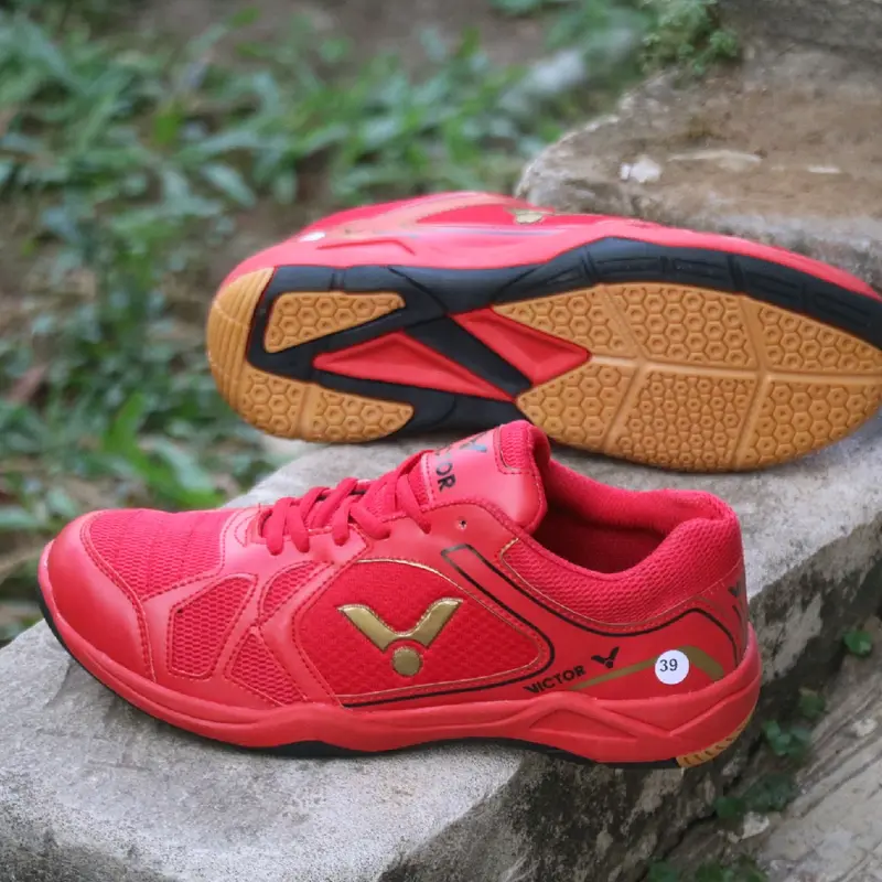 sepatu badminton victor red gold super premium Cepat Kering Uniseks Nyaman 0