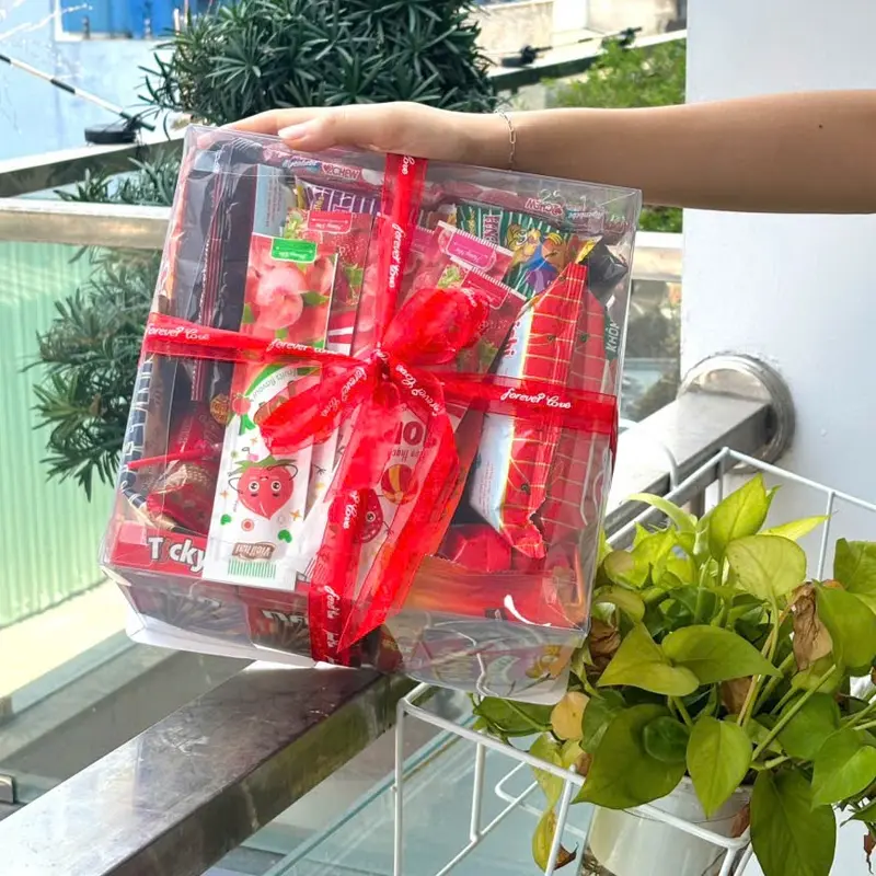 SET QUÀ BÁNH KẸO HỘP MICA MÀU ĐỎ  (Size to 26*26*18) tặng người yêu, bạn bè nhân dịp sinh nhật, giáng sinh, lễ tết, Valentine, lễ tốt nghiệp 2