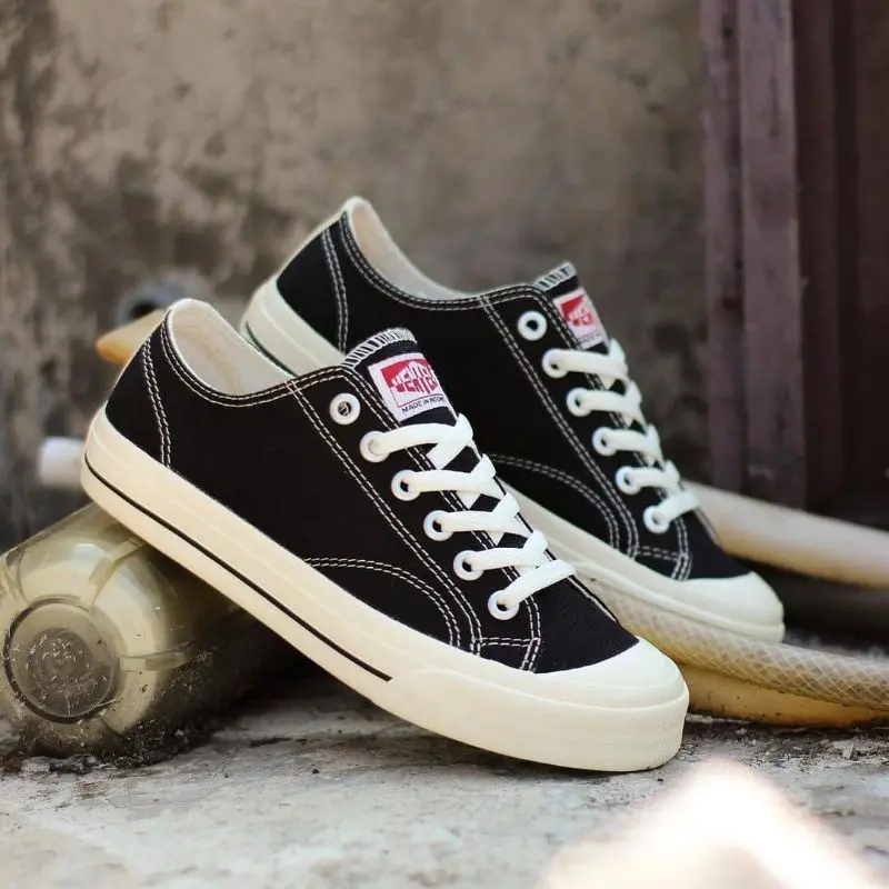 Sepatu Ventela Basic Black Natural Original