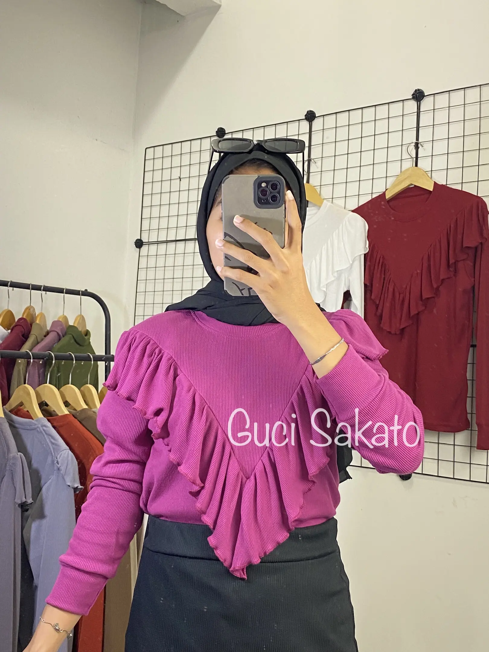 Atasan Blouse Wanita Ruffle V Rib Baju Muslim Panjang Basic Top Nyaman Putih Casual Stripe Garis Cewek