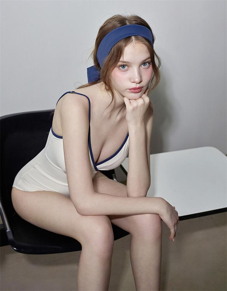 Product Introduction of 2025 New One-Piece Swimsuit Women's Sexy High-Grade Low-Cut Color Matching Swimsuit Fashion Solid Color Simple Backless Swimsuit 14