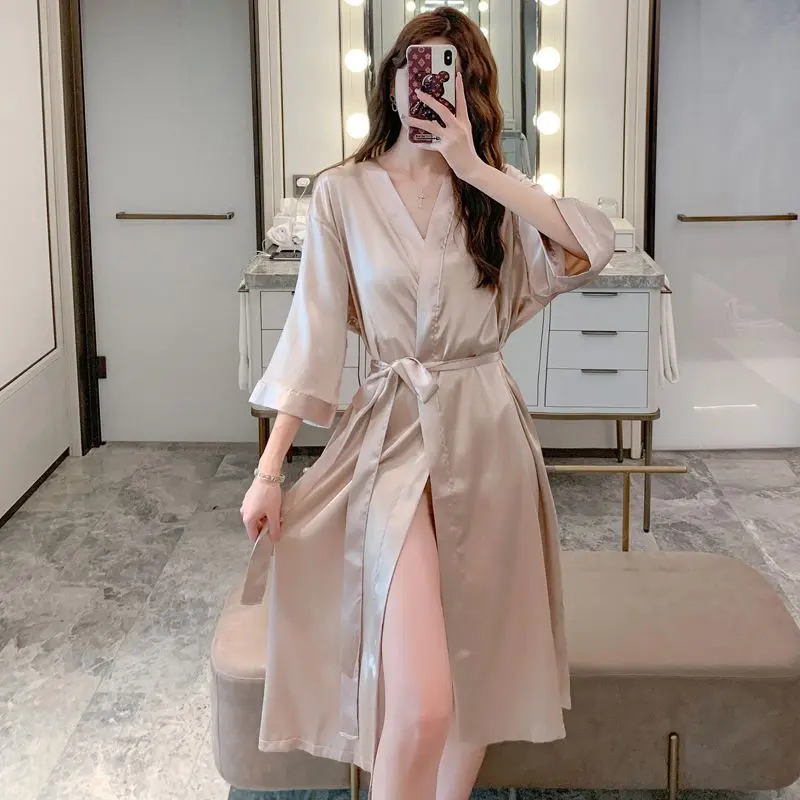 Váy Ngủ Lụa Lạnh Thật, Phong Cách Gợi Cảm, Áo Choàng Cô Dâu Nữ, Áo Choàng Tắm Phong Cách Khách Sạn, Dài Trung Bình Mỏng, Đồ Mặc Nhà Nữ, Thích Hợp Cho Mùa Xuân Và Mùa Hè, Năm 2024 0