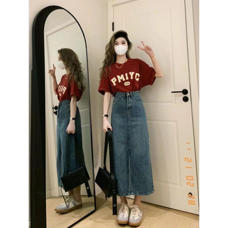 Product Introduction of Bộ Áo Phông Ngắn Tay Màu Đỏ Cổ Điển Thời Trang Phong Cách Instagram Phong Cách Hàn Quốc, Dành Cho Nữ, Thích Hợp Cho Mùa Hè, Hợp Xu hướng Và Thường Ngày, Áo Khoác Cổ Điển Bộ Váy, Bộ Sưu Tập 1833 Người 8