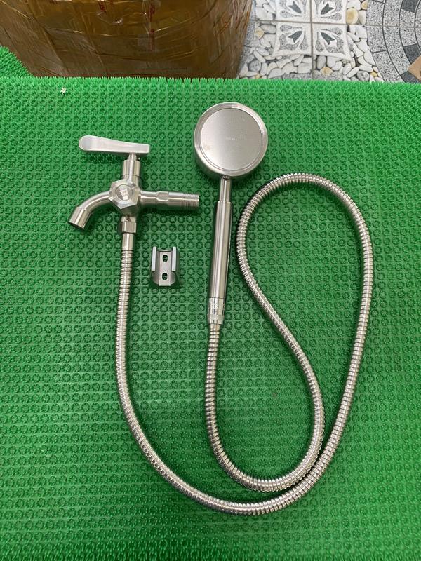 Combo bộ sen tắm lạnh inox304 gồm củ sen , bát sen tăng áp , dây sen ,cài sen chất liệu inox304 chống han gỉ