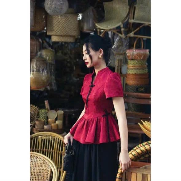 Set áo gấm đỏ cổ tàu SGCT1250- tôn dáng sang trọng - chân váy xoè che khuyết điểm 55-95kg