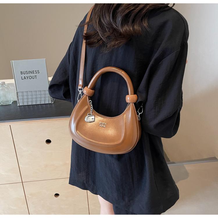 Product Introduction of Túi Lưỡi Liềm, Phong Cách Nam Chio2nd Haili Diary, Da Thật, Túi Xách Mùa Hè Cho Nữ, Túi Đeo Nhỏ Túi Messenger Đeo Vai, Thích Hợp Cho Nữ 1