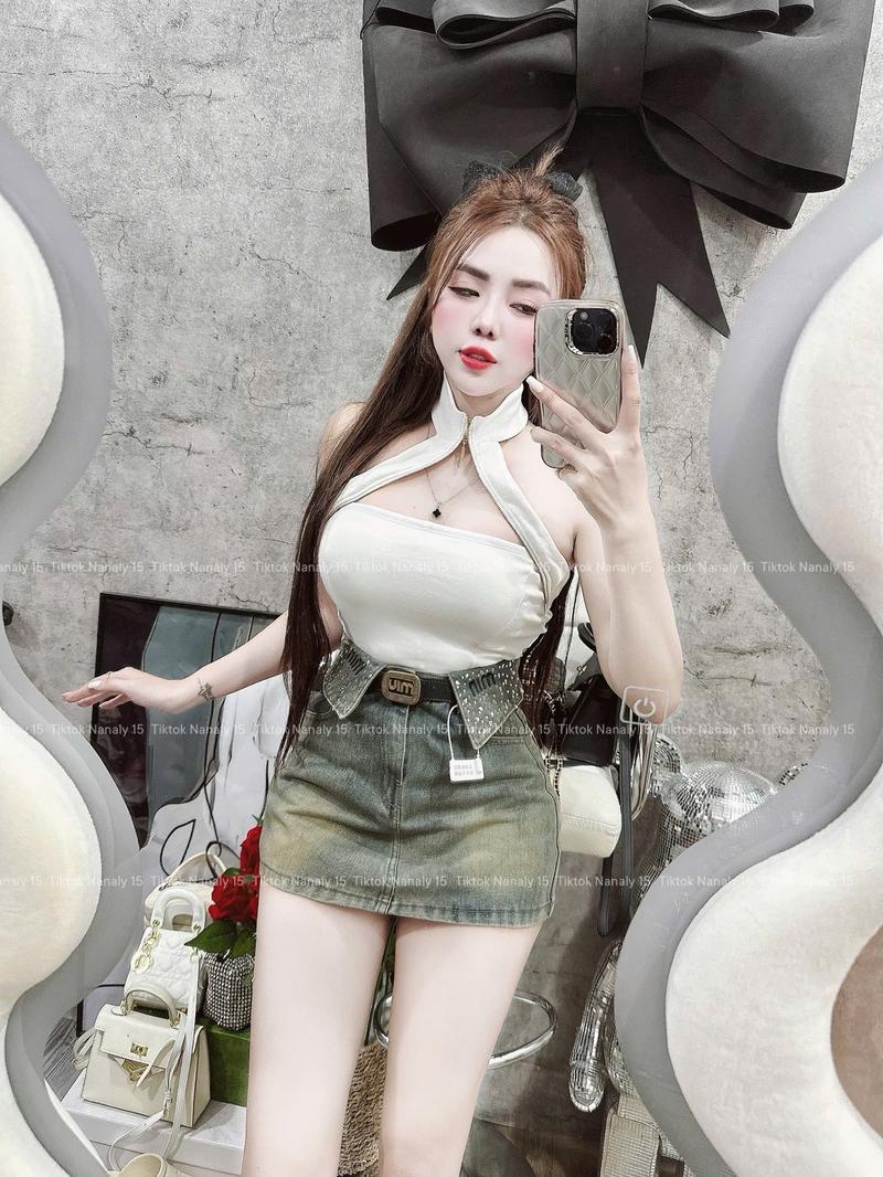 Product Introduction of Áo thun cổ yếm có dây kéo,có mút đệm sẵn 4