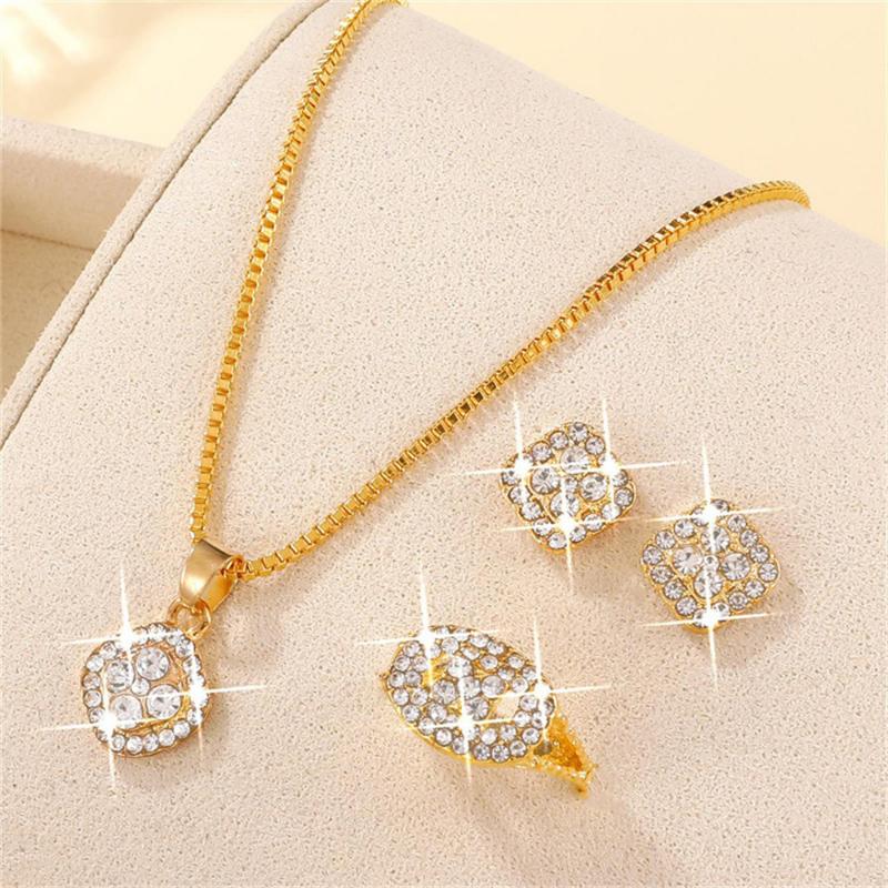Product Introduction of Phụ Nữ Kim Cương Giả Vòng Cổ Bông Tai Bộ Trang Sức Sáng Bóng Thời Trang Thanh Lịch Sang Trọng | Gấu Pink 14