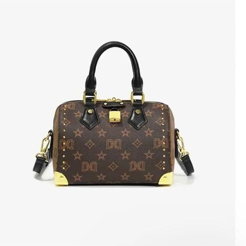 Túi trống size 20 cm, Màu nâu hàng đẹp cao cấp 2 quai đinh sườn 2 bên size túi đeo chéo xách tay sang chảnh hàng đẹp