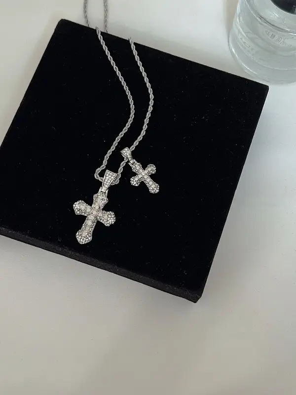 Rhinestone Decorated Cross Pendant Necklace, Fashion Jewelry for Party, Daily Clothing Decor, Trendy All-match & Exquisite Jewelry for Birthday Gift 0