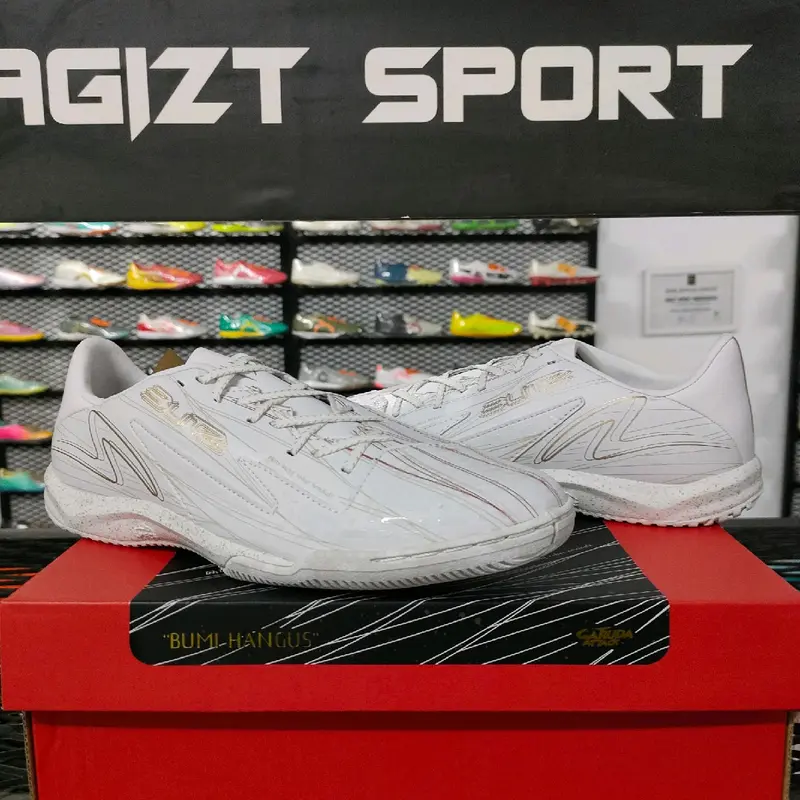 SEPATU FUTSAL DAN SOCCER REACTO BLITZ 2 GARUDA ATTACK23 PRO BLACK/RICH GOLD/WHITE/CHILI PEPPER SKU SPE110100047 1