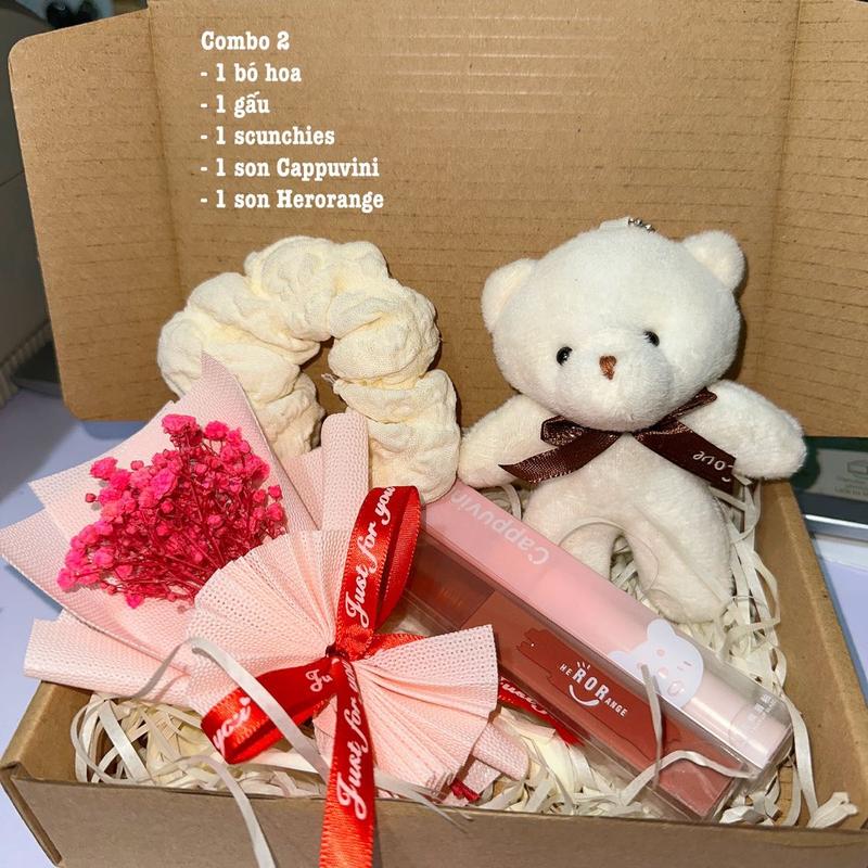 Hộp quà tặng gồm gấu, hoa, cột tóc, son... vv nhiều mẫu ( size 18x12cm )