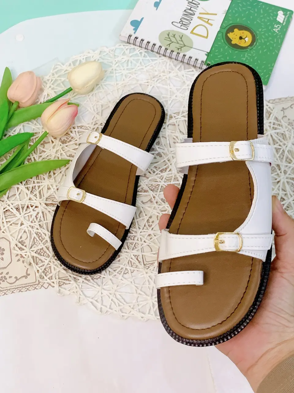 Dép nữ xỏ ngón hai quai ngang khóa nhỏ ( CHUẨN SIZE) DéP Shoes Nhung Jean