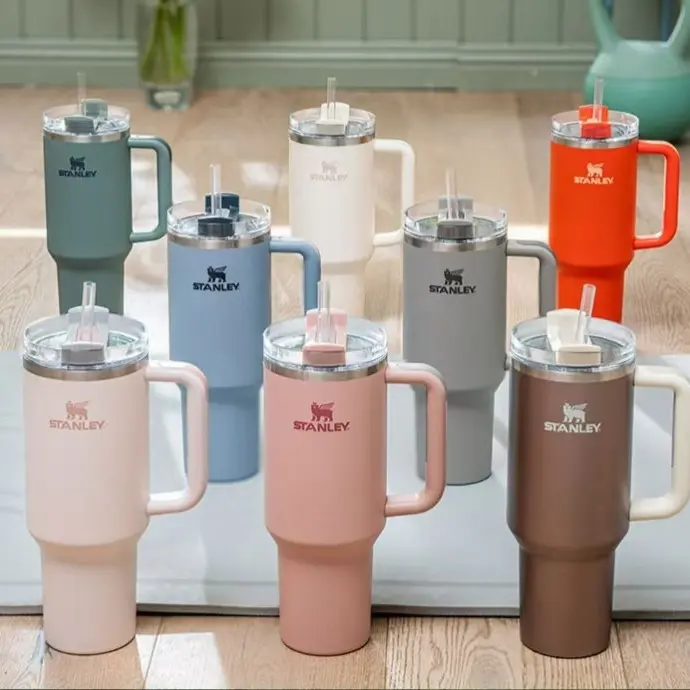 Free Cup Straw Cap and Spare Cup Lid Variuos Colors Stanley 40oz Quencher Tumbler With Handle Straw Lids Stainless Steel Coffee vacuum Termos Cup Car Mugs  Birthdays Gift Bottles Water Bottles Bottled Portable Cover Reusable Insulation
