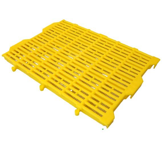 Tấm Nhựa Lót Sàn Chuồng Chó, Mèo, Lợn, Gà Loại 1 Kích Thước 55x40Cm