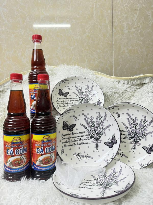 Combo 3 chai nước mắm cá cơm truyền thống 700ml + tặng 4 dĩa sứ cao cấp 20cm