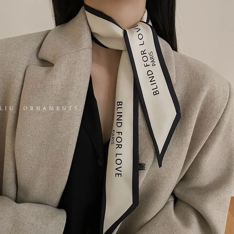 Khăn lụa Blind For Love đa năng dễ sử dụng