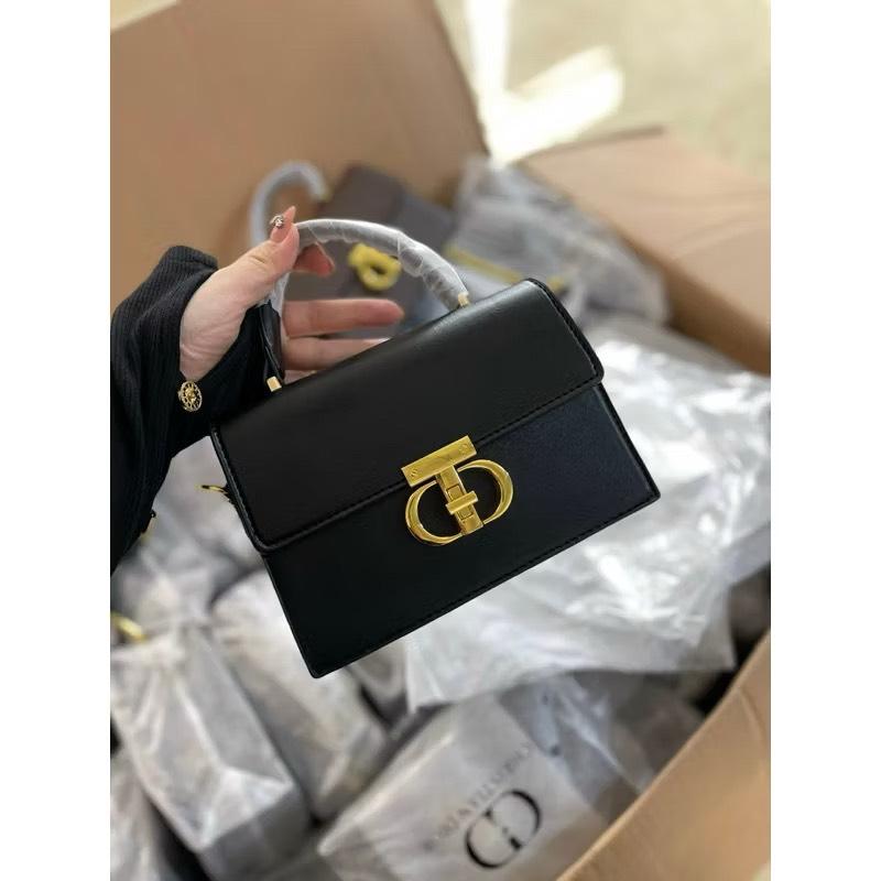 Product Introduction of Túi Xách Nữ ,Túi Đeo Chéo Nữ ,Túi Đeo Vai Cực Xinh Khóa T Size 20cm Có 3 Ngăn 10