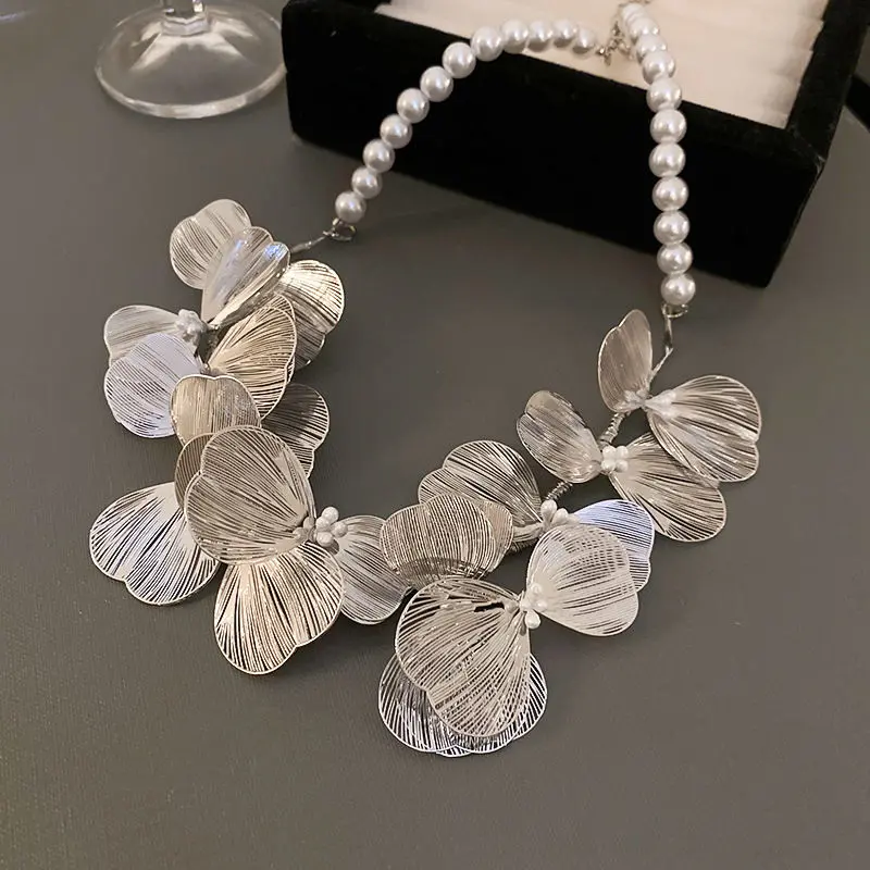 Vòng Cổ Ngọc Trai Hoa Kim Loại Rỗng Chất Lượng Cao, Phong Cách Pháp, Vòng Cổ Đòn Cỡ Lớn Phong Cách Châu Âu Và Mỹ Vòng Cổ Thanh Lịch Thời Trang Mới 5