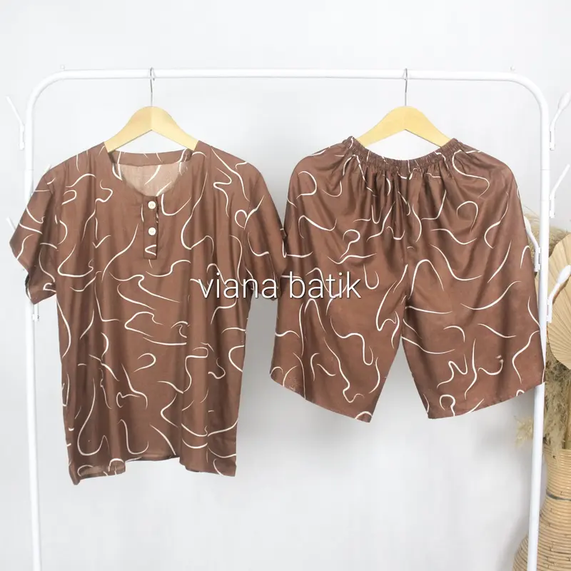 Setelan Baju Tidur Wanita  Kancing Piyama Celana Pendek Pendek Motif Cacing Bahan Rayon 2