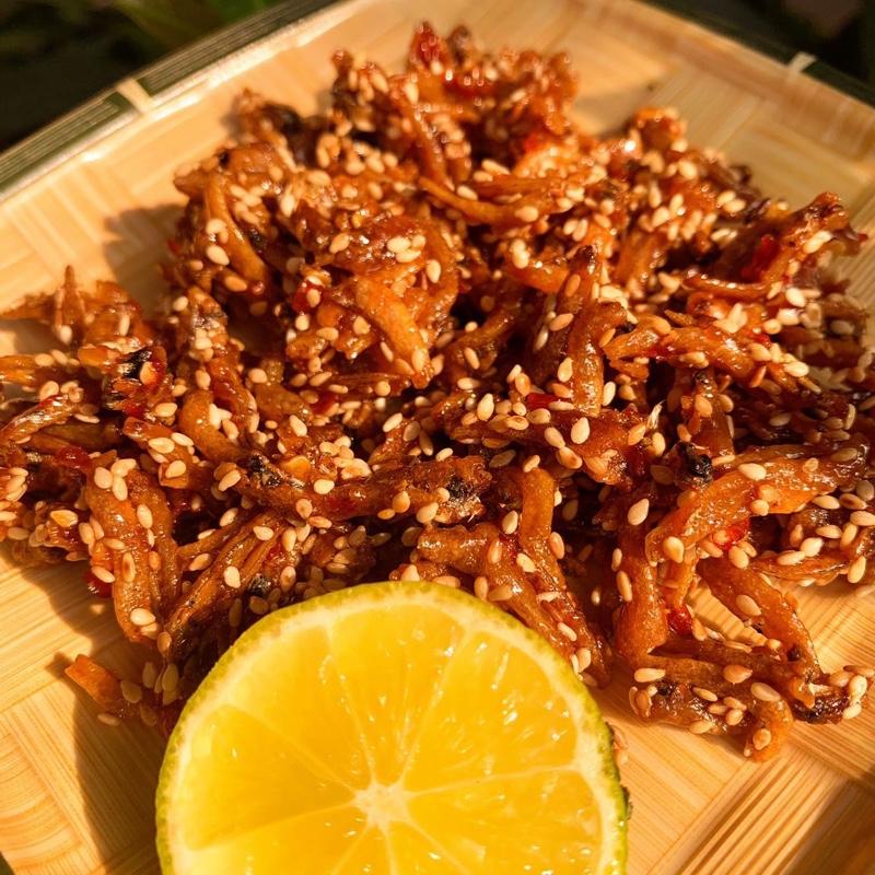 2 Hủ 400G Luôn Cả Hủ Cá Cơm Rim Mè Vừng Vị Mặn Ngọt Cay Nhẹ - Ăn Vặt Cô Hai