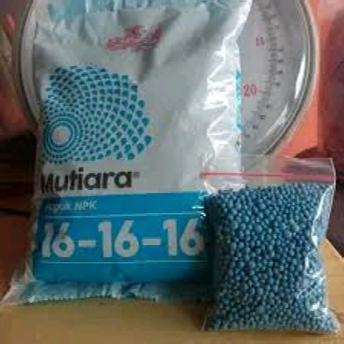 90 GRAM PUPUK NPK MUTIARA 16-16-16 COCOK UNTUK PERTUMBUHAN TANAMAN Bunga Hijau Kalium