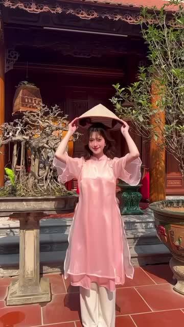 Product Introduction of Sét Áo Dài Cách Tân Tơ Óng [Kèm Quần]  Gồm: Áo Dài Tay Xoè Phối Cúc Bọc Cổ 4 Tà Màu Hồng + Quần Dài Trắng Nữ Women Dress, SUSU NUNU 1