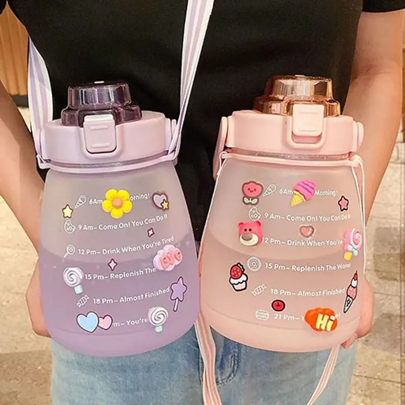 Bình nước cute có ống hút nhựa cao cấp dung tích 1300ml, Bình đựnġ nước có vòi 1,3 lít có chia vạch tiện lợi an toàn 6