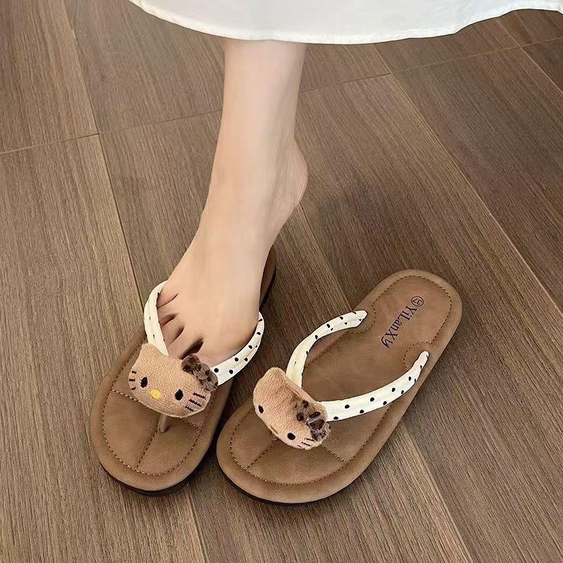 Product Introduction of Dép Xỏ Ngón Hello Kitty, Siêu Mềm, Chống Mài Mòn, Đế Bằng, Ngọt Ngào Và Cổ Điển, Dễ Phối Đồ, Họa Tiết Chấm Bi, Có Sẵn Năm 2025 5
