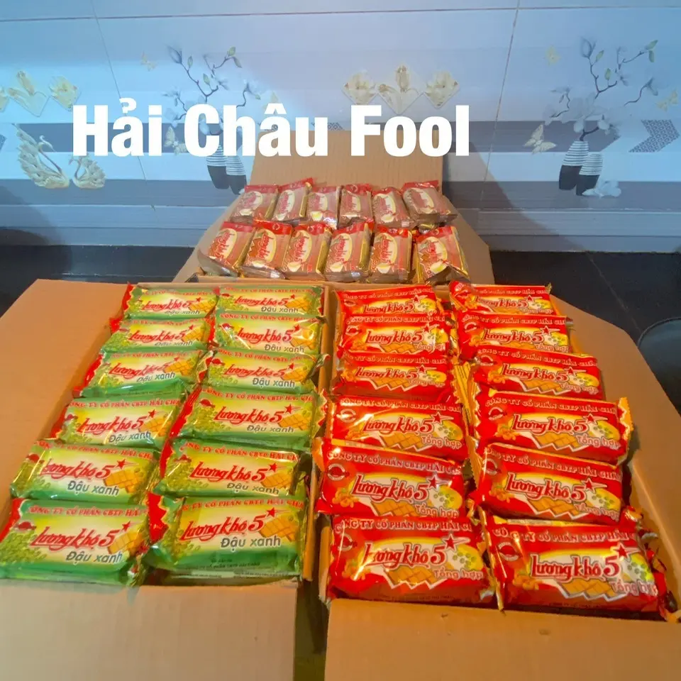 Thùng 100 Gói Lương Khô Hải Châu Thơm Ngon,Tiện Dụng,Bổ Dưỡng Nhiều Vị