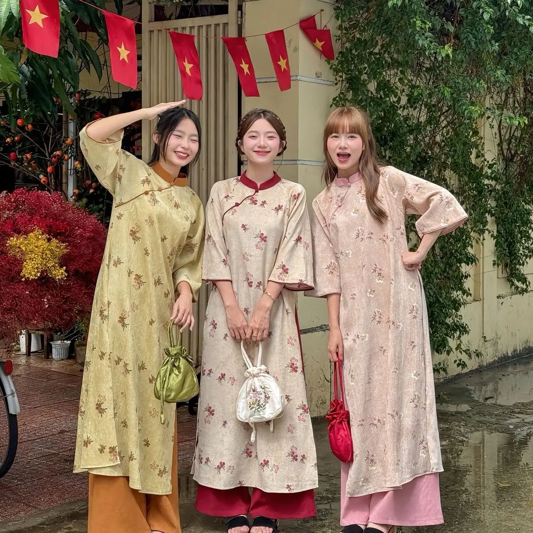 ￼Áo dài cách tân TỬ KỲ nhung chéo kèm quần nhung chéo, áo dài cúc bọc phối dây buộc nơ cách điệu Nữ Women Jacket