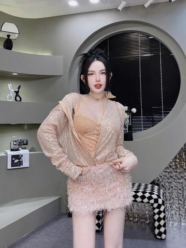 S765 TÁO ĐỎ BIGSIZE 55-90KG SET 3 MÓN THIẾT KẾ BIGSIZE ÁO KHOÁC KIM SA + BRA REN + CHÂN VÁY PHỐI LÔNG