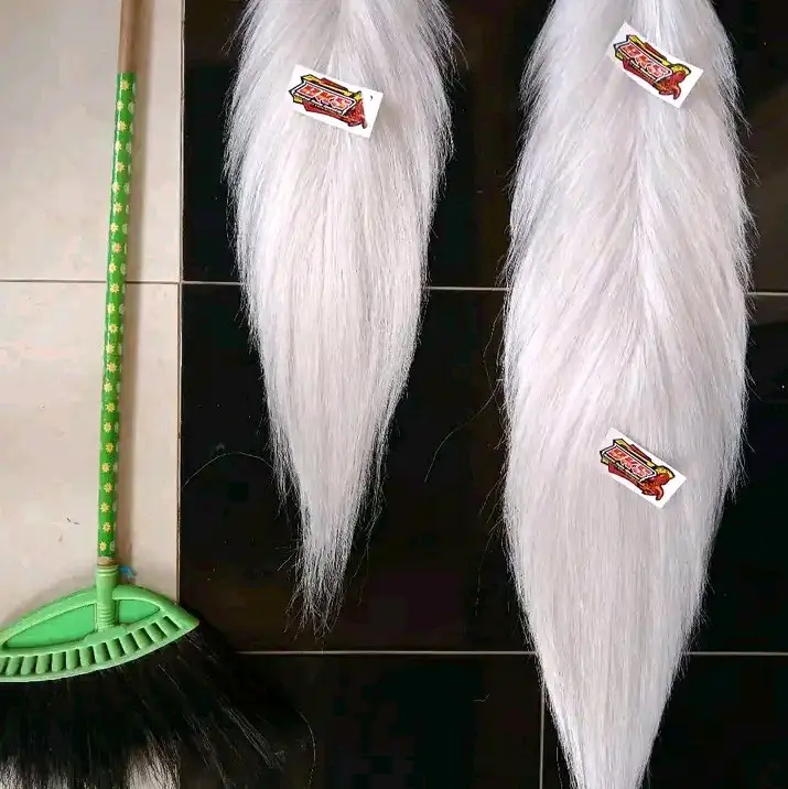 Buntut kuda sintetis putih