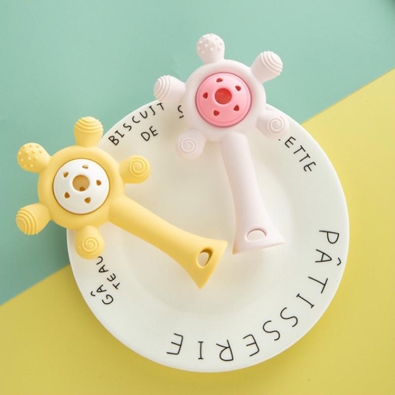 Product Introduction of Đồ chơi xúc xắc để dạy cho bé cách cầm nắm, nhận biết âm thanh và cắn gặm nướu Nemby 1