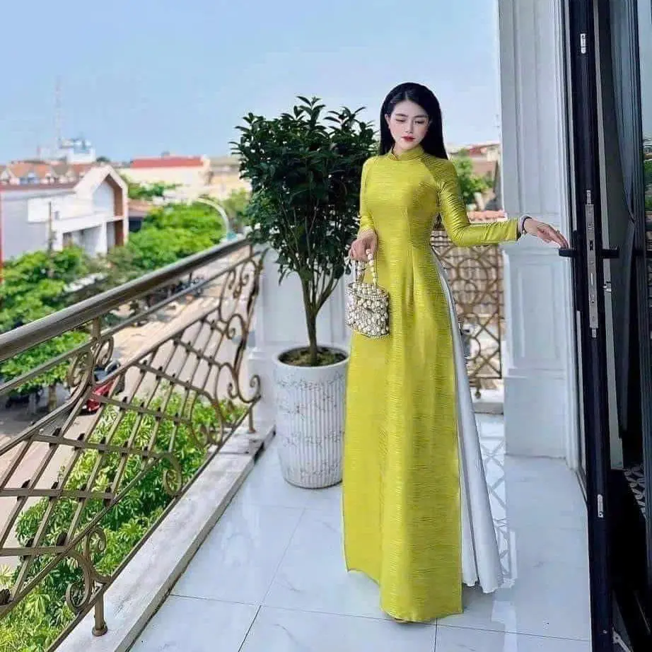 Áo dài lụa vân gỗ màu cốm mềm mại  duyên dáng trẻ trung - Áo Dài HOA PHƯỢNG Women Nữ Kem Sen Dress Sò Tre Lịch Voan