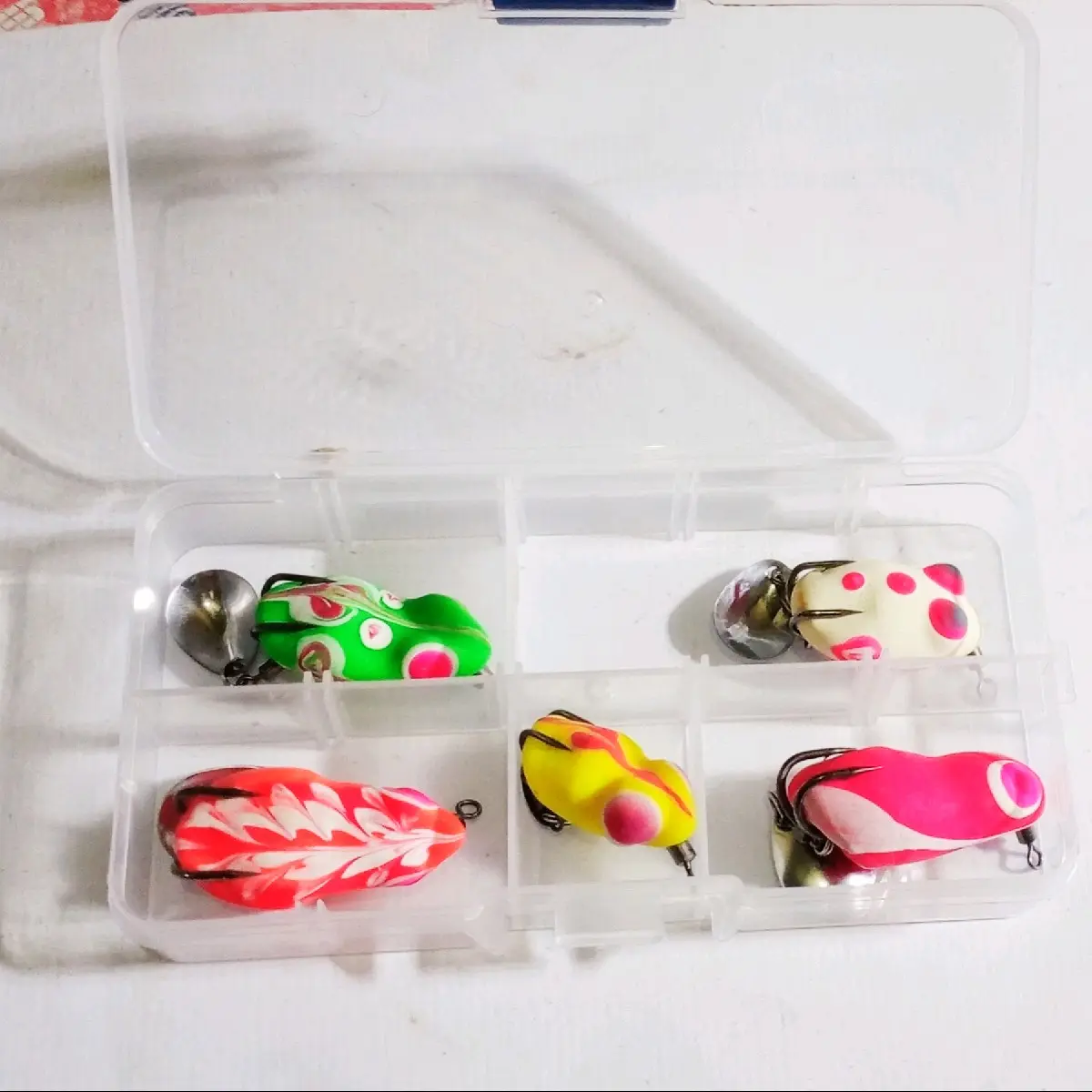 softfrog / umpan casting isi 5pcs bonus kotak,warna/model acak