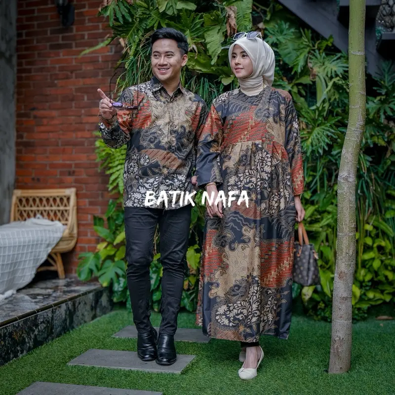 copel gamis GAMIS BATIK SRIWEDARI MAXI BUMIL/BUSUI POLY TEXTIL SOGAN ALLSIZE & JUMBO kemeja dan Gamis Bunga Katun Dress Wanita Couple Sarimbit Panjang Keluarga #batik Nafa Baju Pasangan baju gamis kapel suami istri 3