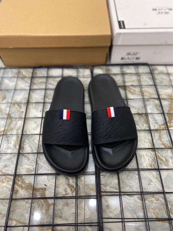 Product Introduction of Dép da nam quai ngang mẫu ThOM-đế cao su 2 lớp cao 2cm chống trơn trượt DéP Slipper 6