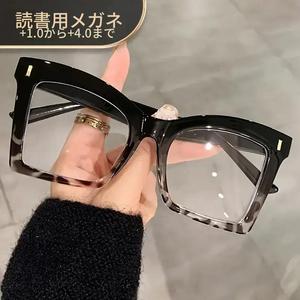 スタイリッシュな高解像度の読書用眼鏡、快適で持ち運びに便利な男性用および女性用の拡大鏡として、特大の抗光読書用眼鏡があります。
