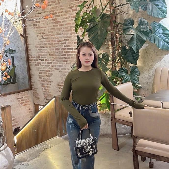 Combo 3 áo thun tay dài nữ cổ tròn dáng dài chất thun tăm lạnh quảng châu ,có 2:size ;số 1:phù hợp từ :38kg-48kg .số 2:phù hợp từ 48kg-58kg 8